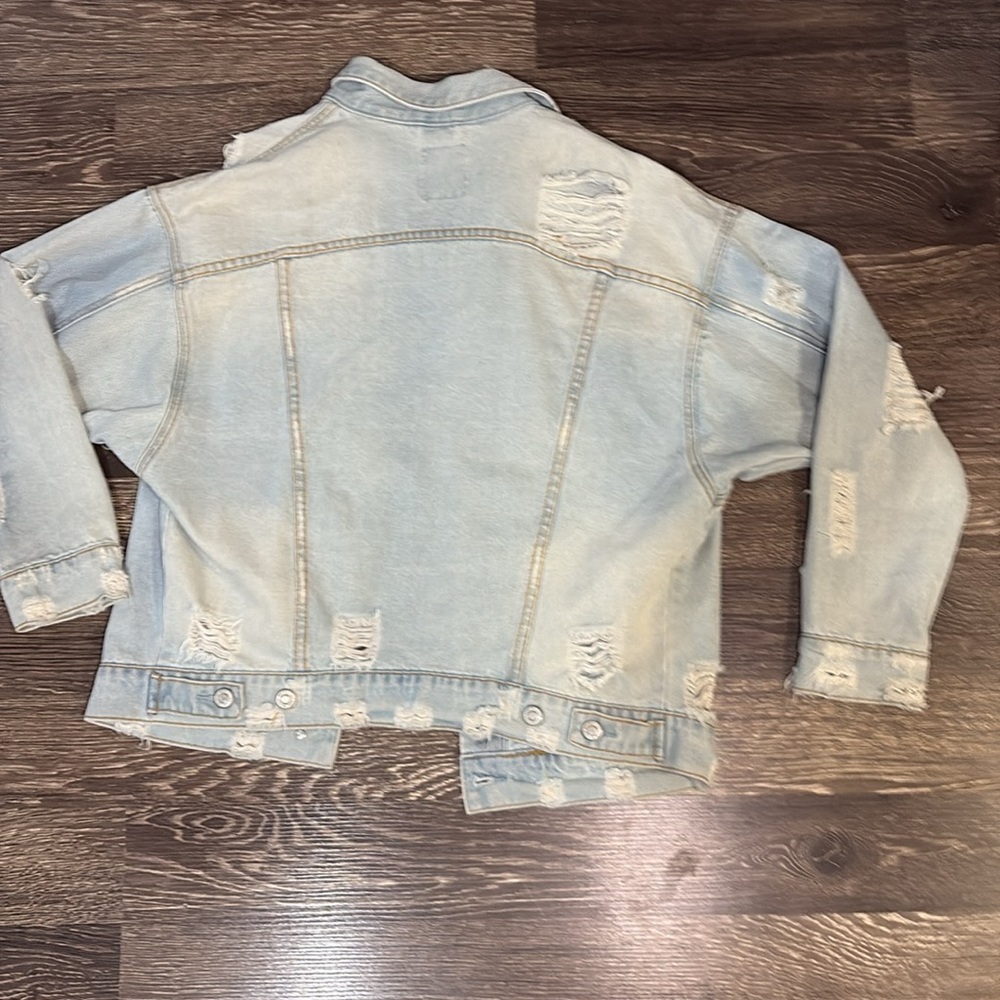 Iris Jeans Distressed Oversized Light Blue Denim Jacket size small/medium - Picture 2 of 8
